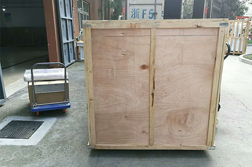 天津客戶SMT設(shè)備專車送貨，貨到上門安裝調(diào)試