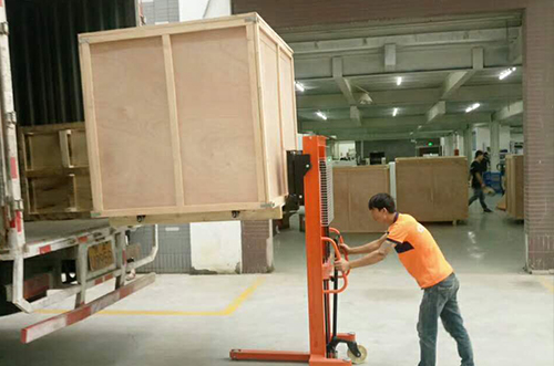 宣城客戶(hù)SMT設(shè)備專(zhuān)車(chē)送貨，貨到上門(mén)安裝調(diào)試