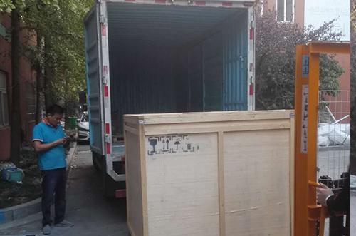 周口客戶SMT設(shè)備專車送貨，貨到上門安裝調(diào)試