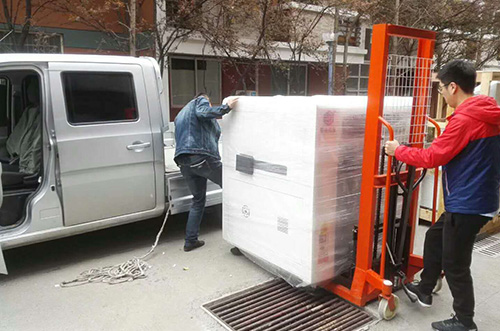 寧波客戶SMT設(shè)備專車送貨，貨到上門安裝調(diào)試