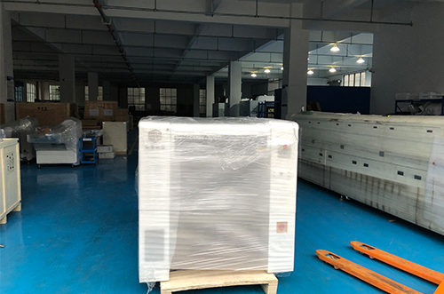 湖南客戶SMT設(shè)備專車送貨，貨到上門安裝調(diào)試